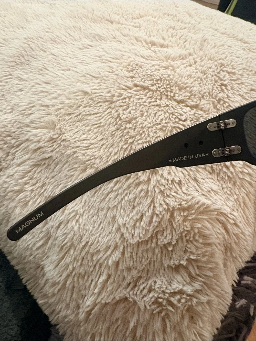 Men's Black Gatorz Wraparound Polarized Sunglasses